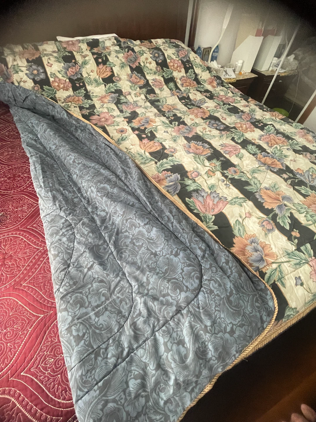 Floral pattern bed quilt - photo 4