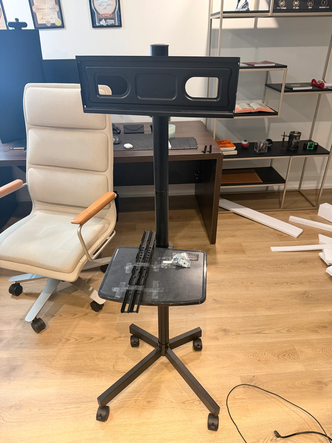 Mobile TV Floor Stand