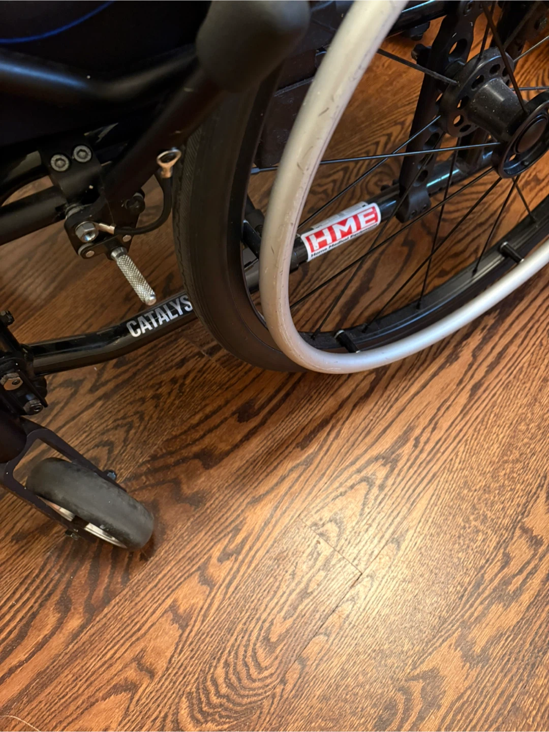 Catalyst manual wheelchair with Comfort Acta-Relief - photo 3