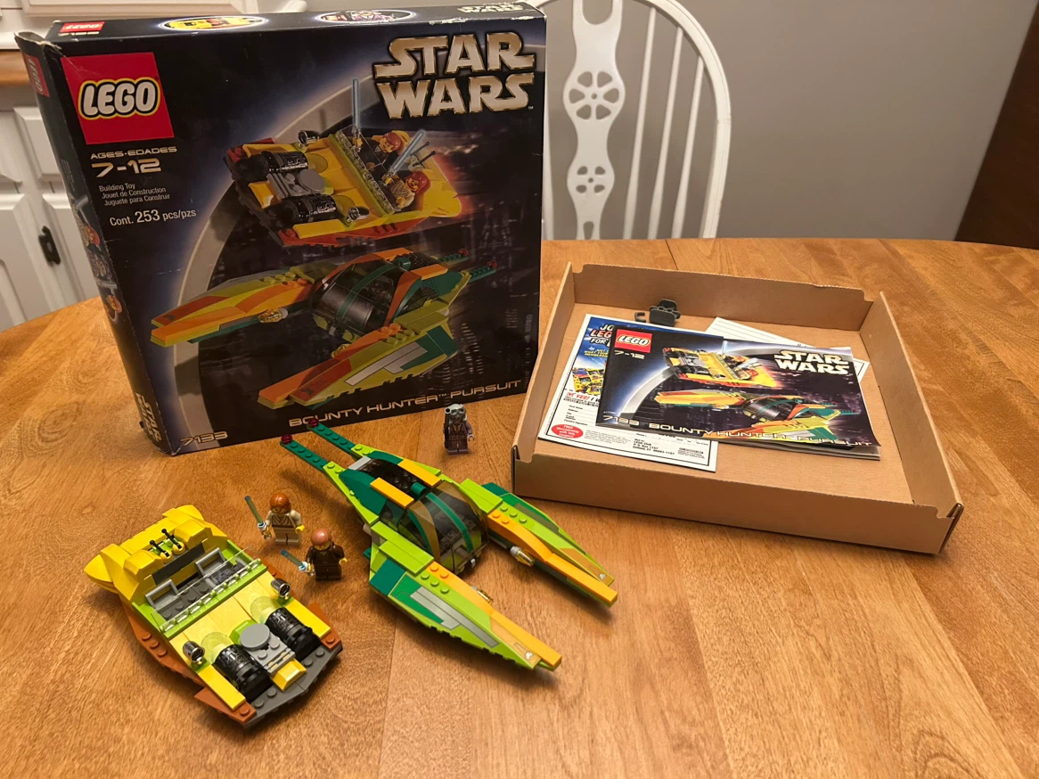 LEGO set 7133 “Bounty Hunter Pursuit”