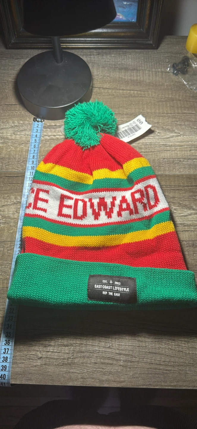 East Coast Lifestyle Prince Edward Island Pom Pom Toque