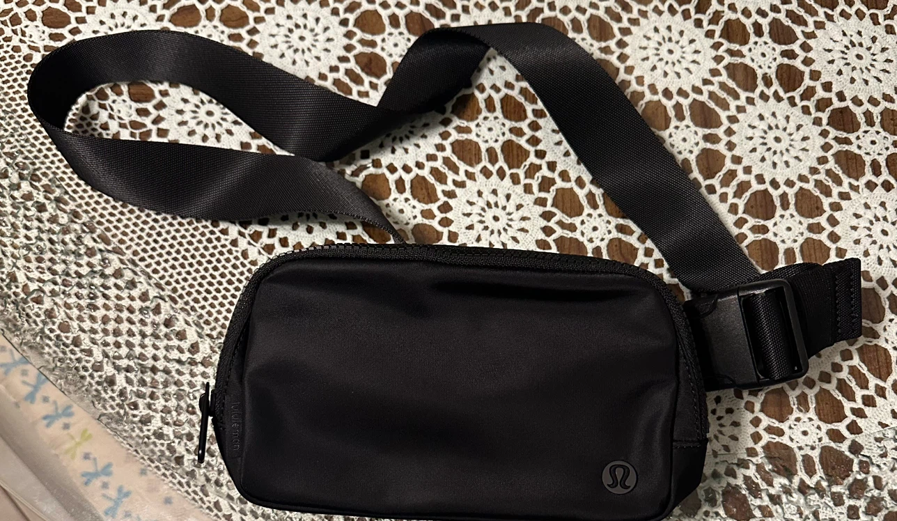 BRAND NEW Lululemon Everywhere Belt Bag Large 2L - Black