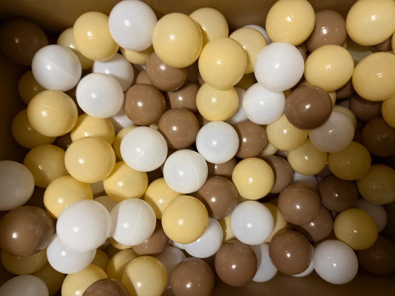 350pcs of neutral-coloured ball pit balls