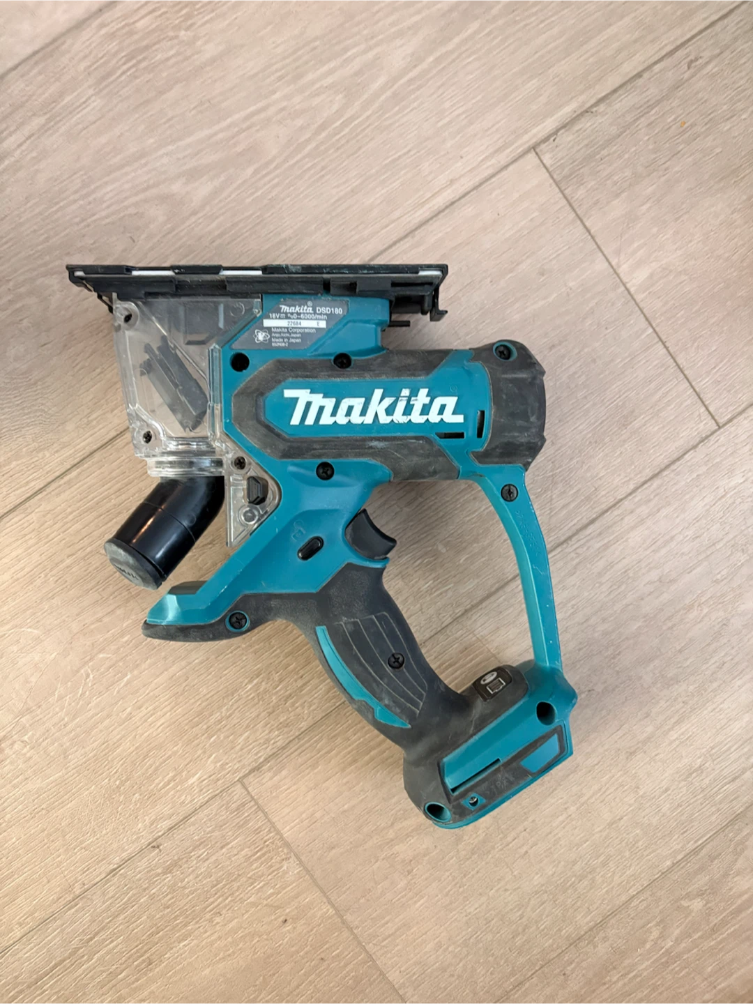 Makita DSD180 18V Cordless Drywall Cutter