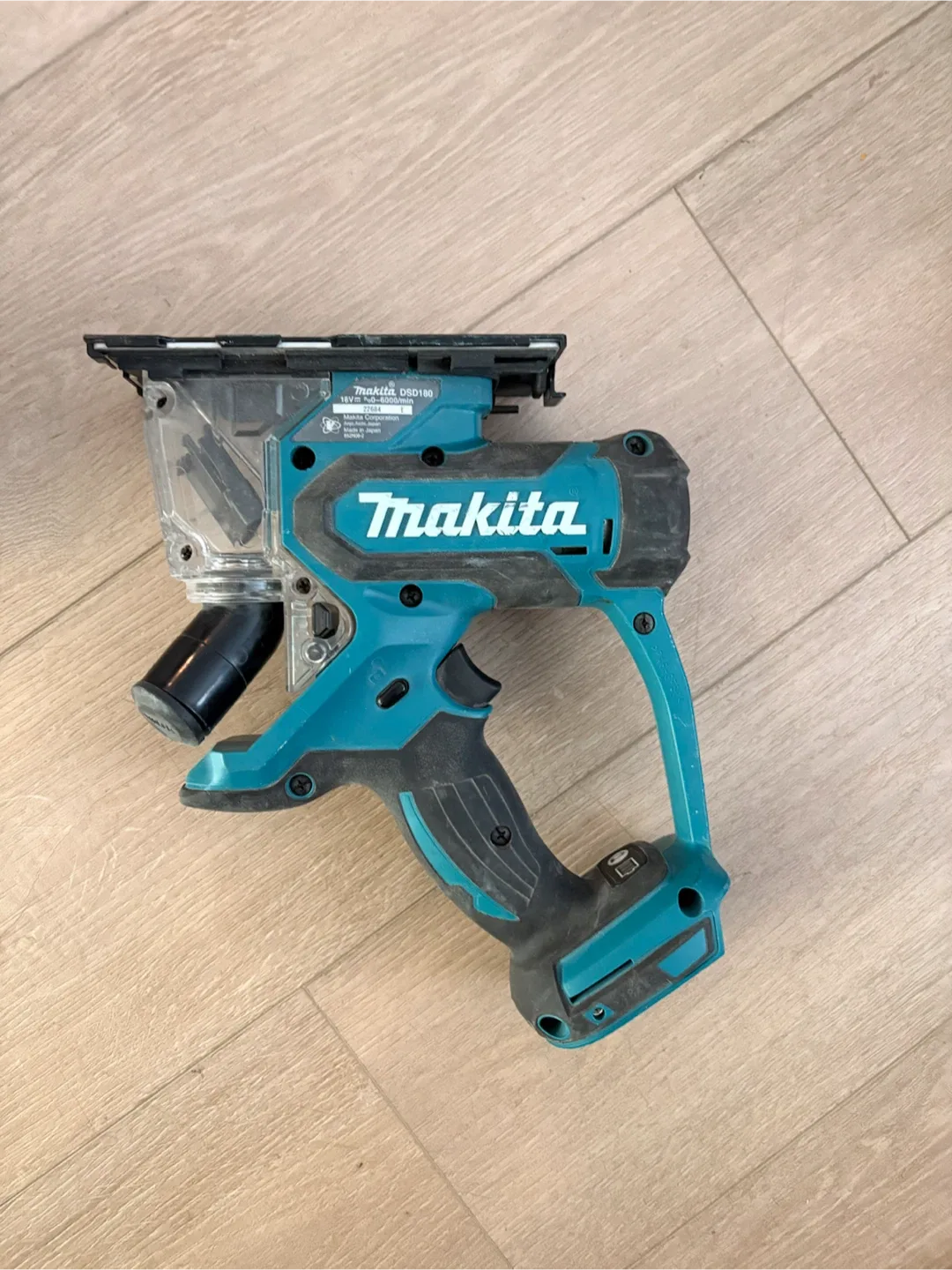 Makita DSD180 18V Cordless Drywall Cutter