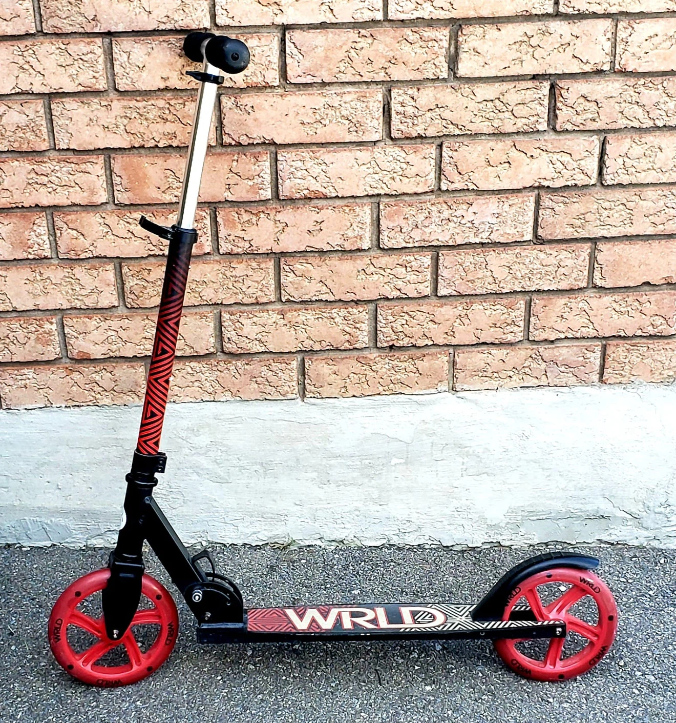 WRLD Kick Scooter Red and Black