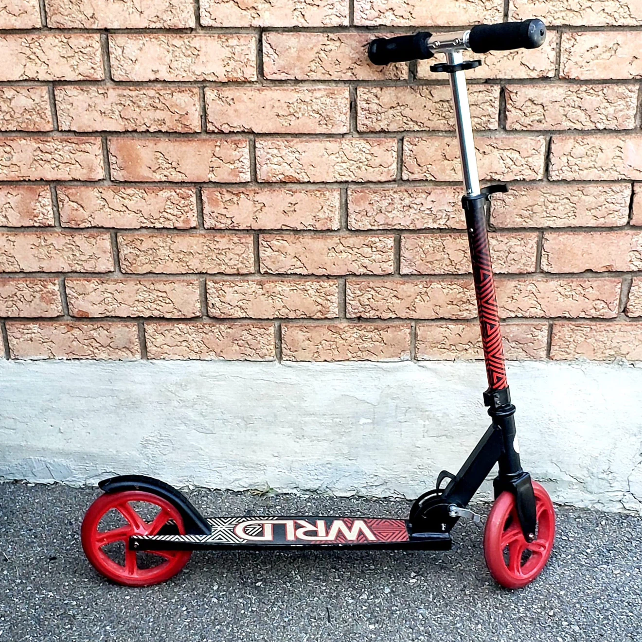 WRLD Kick Scooter Red and Black - photo 2