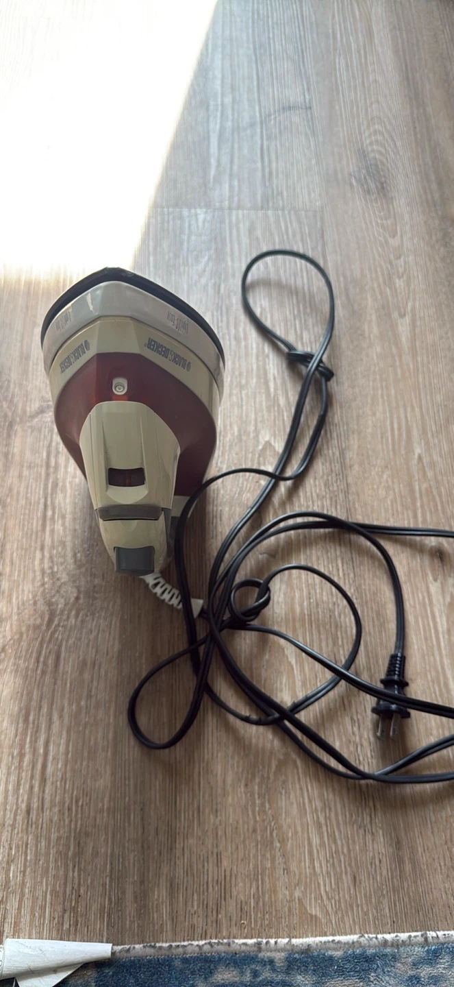 Black and Decker Steam Iron - photo 2