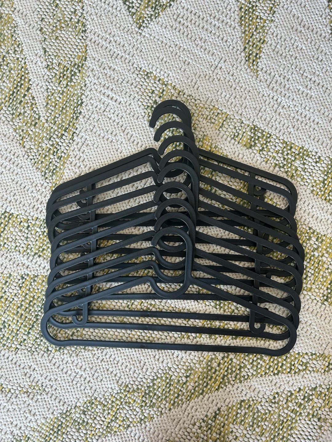 IKEA - SPRUTTIG Set of 10 Black Hangers