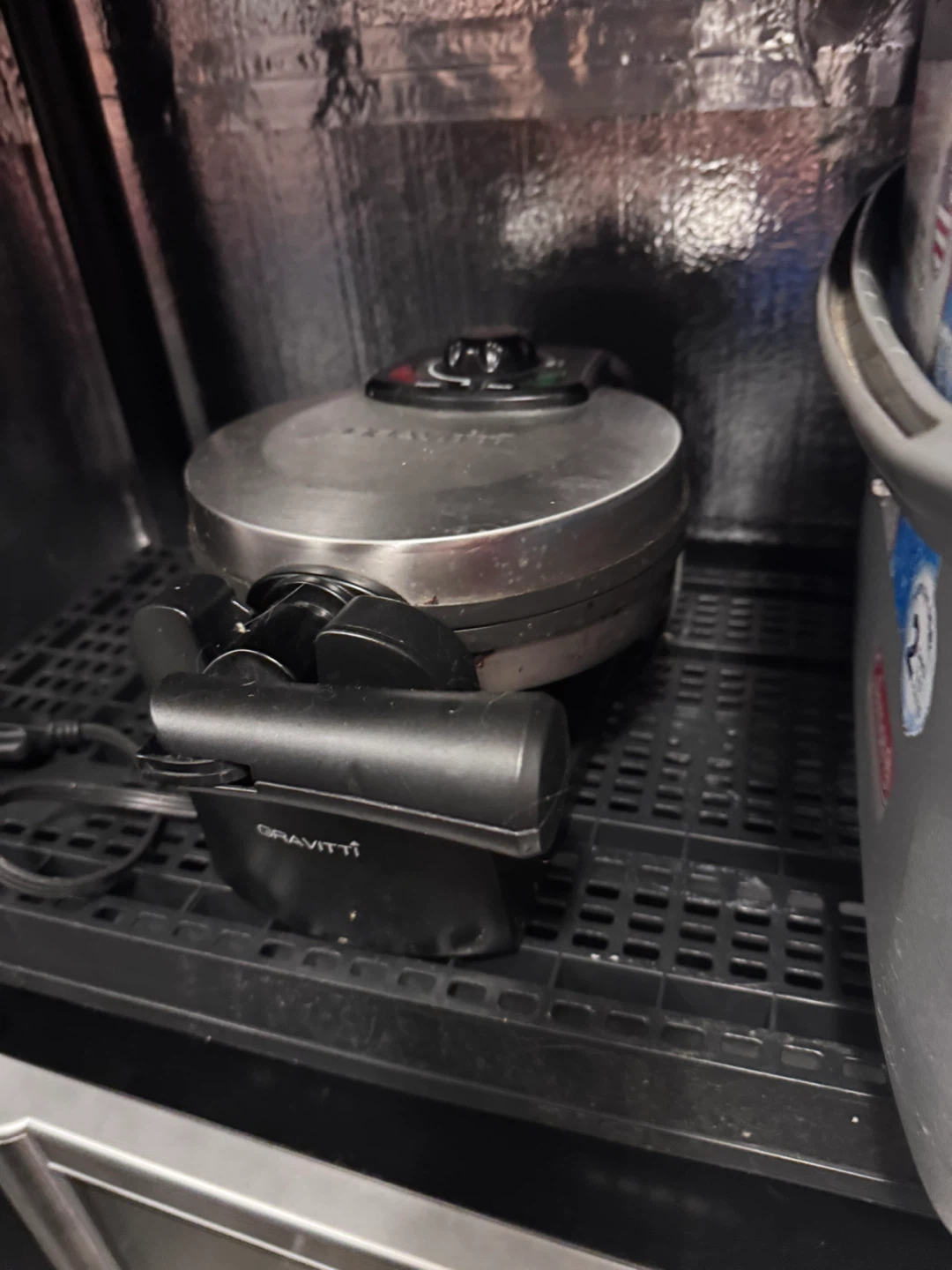 Gravitti Waffle Maker