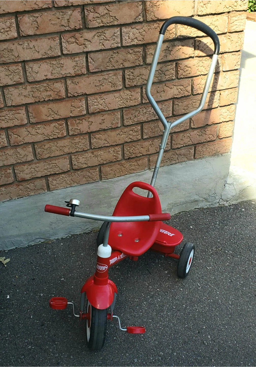 Radio Flyer Red Tricycle with Push Handle - photo 2