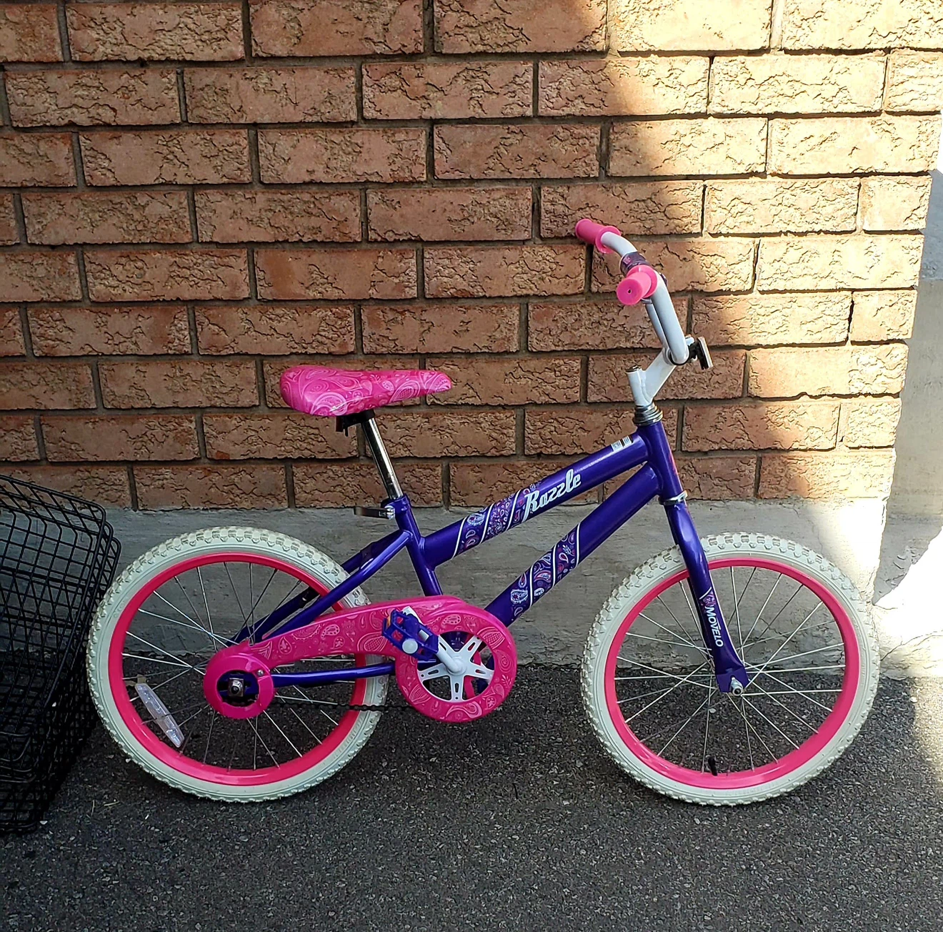 Movelo Razzle 18-inch Kids Bicycle