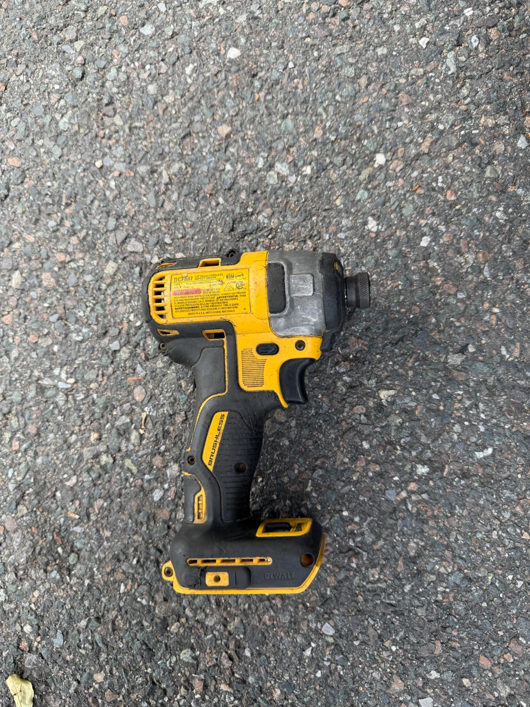 DeWalt DCF887 20V Max XR Brushless Impact Driver - photo 2