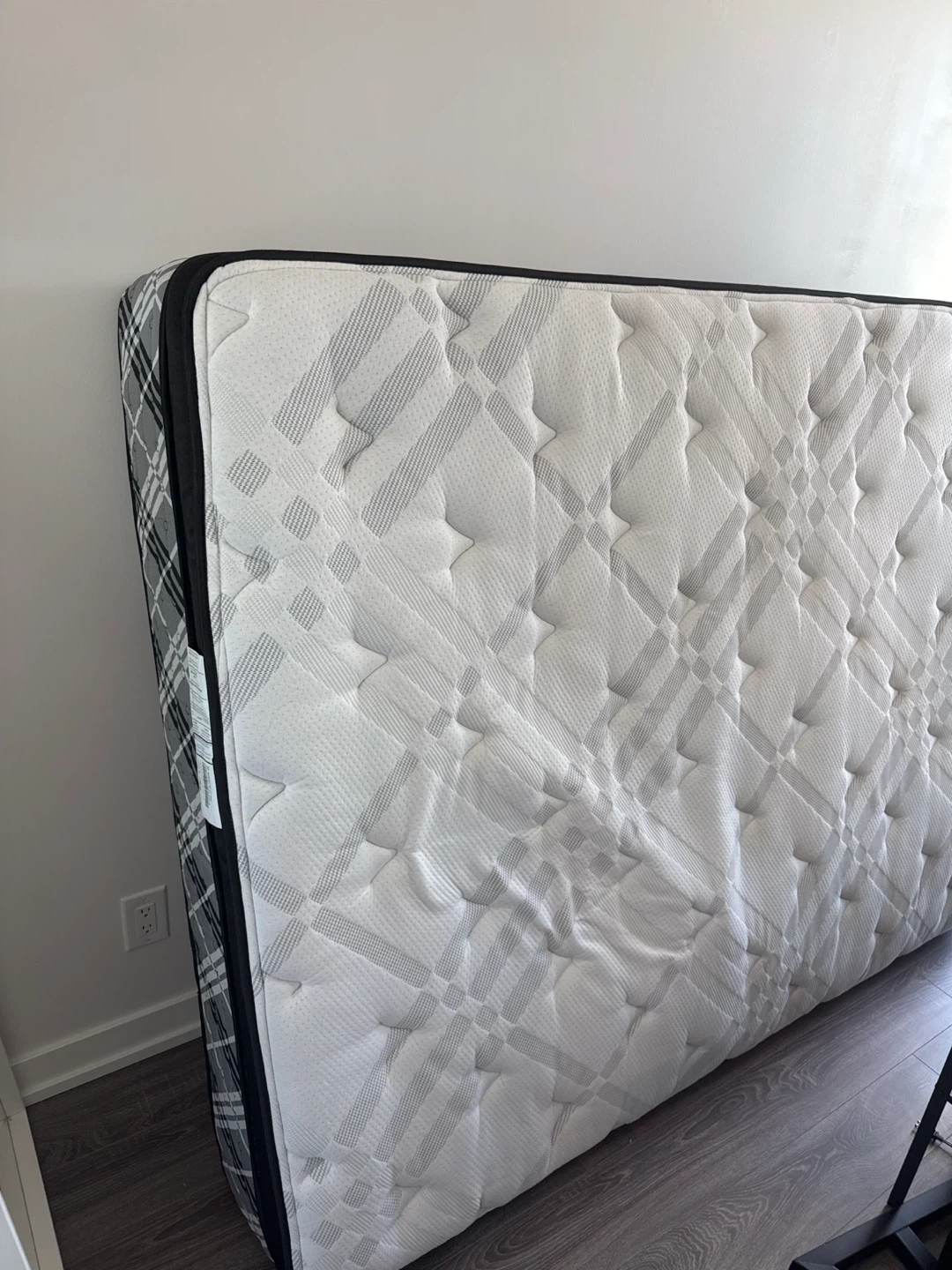 Kingsdown Mattress - photo 3