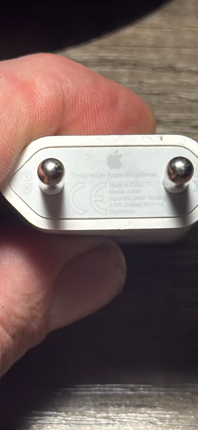 Apple brand 5w Europe plug to standard usb - photo 4