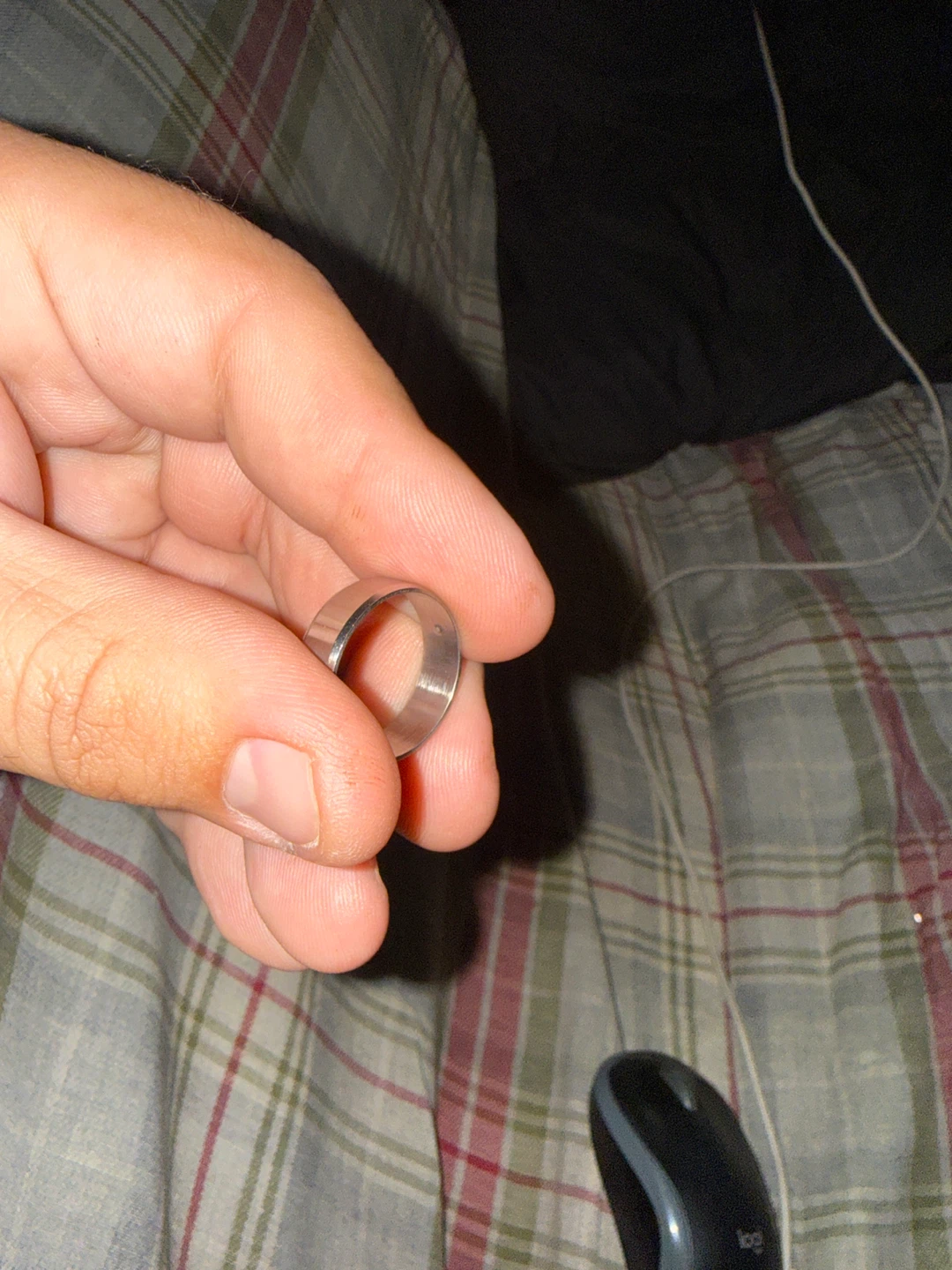 Silver-toned minimalist band ring - photo 3