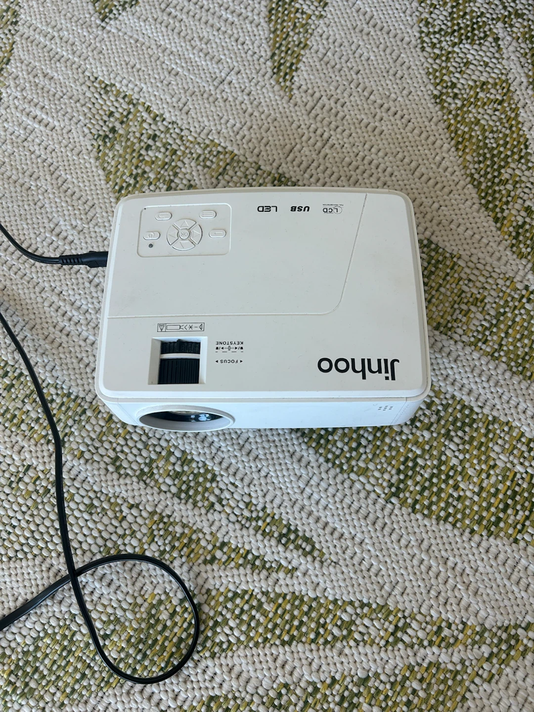 Jinhoo LCD LED Projector