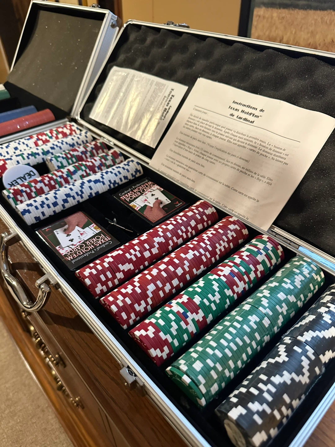 Cardinal Professional Texas Hold'em Poker Set - photo 3