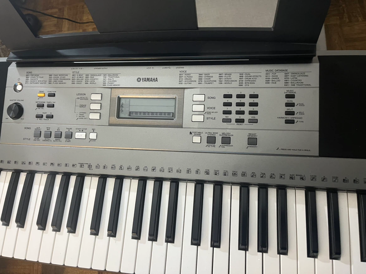 Yamaha PSR-E353 61-Key Portable Keyboard with Stand - photo 3