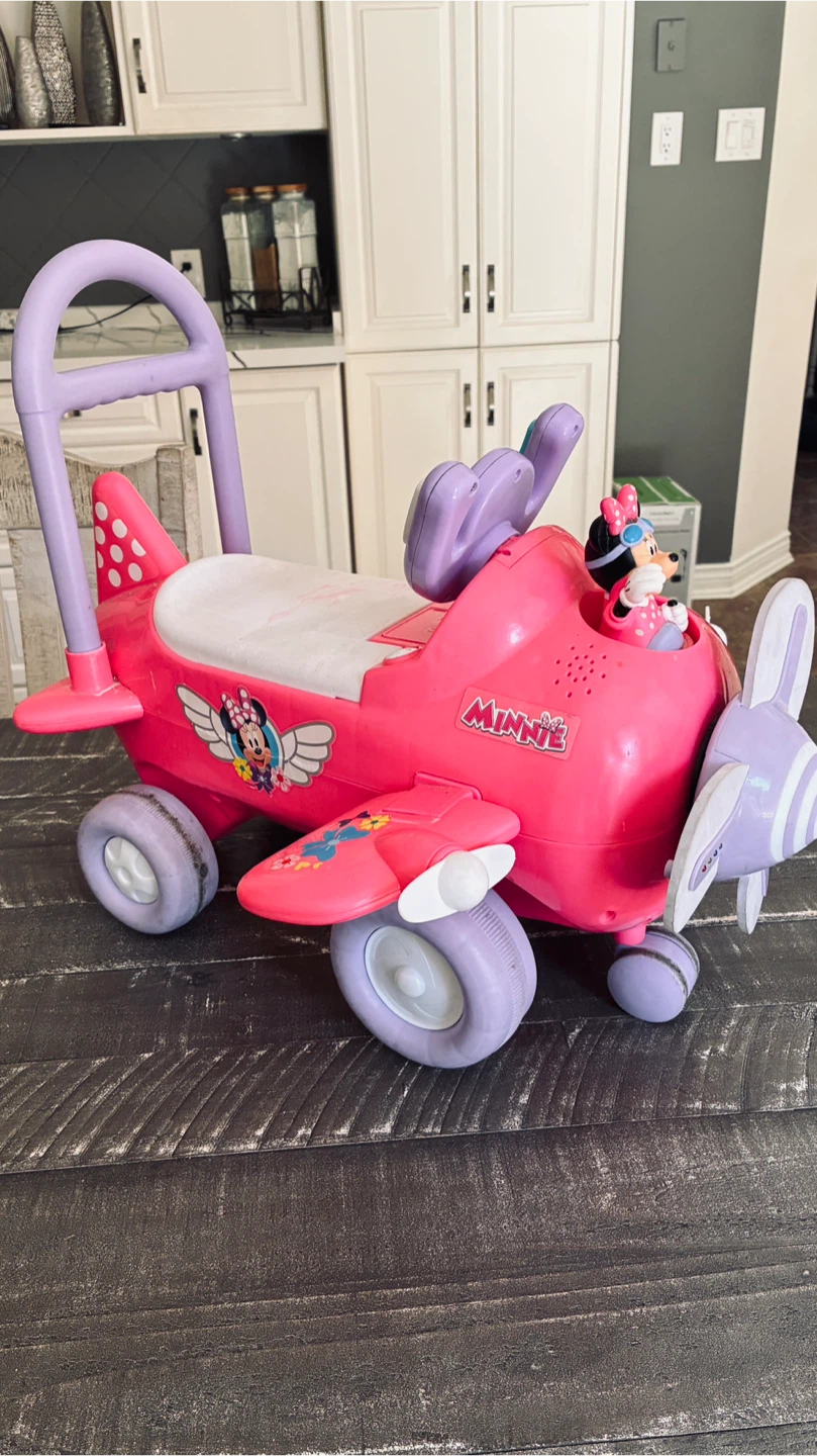 Minnie Mouse toddler ride on airplane