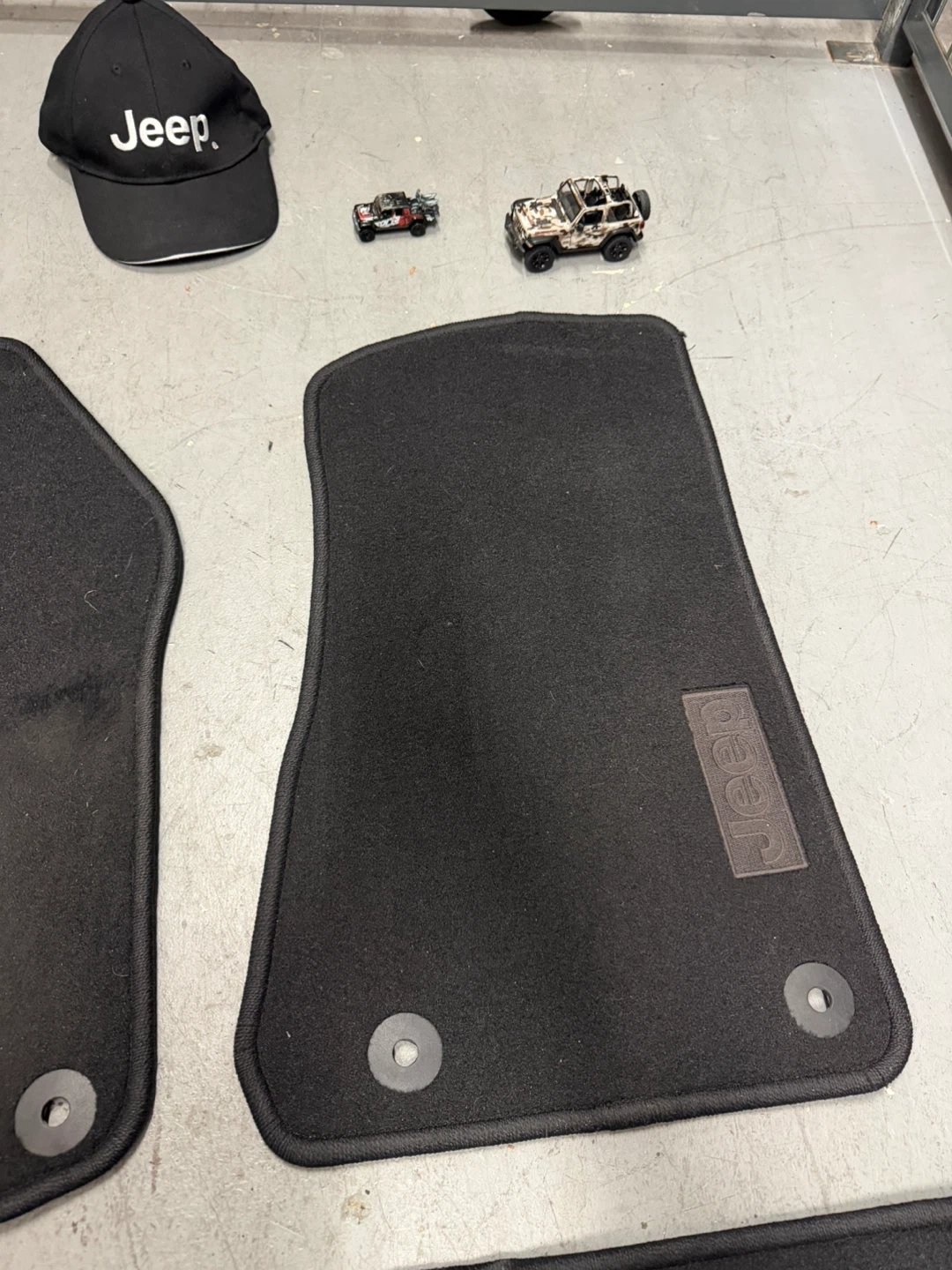 Jeep Floor Mats Set includes everything in picture - photo 3