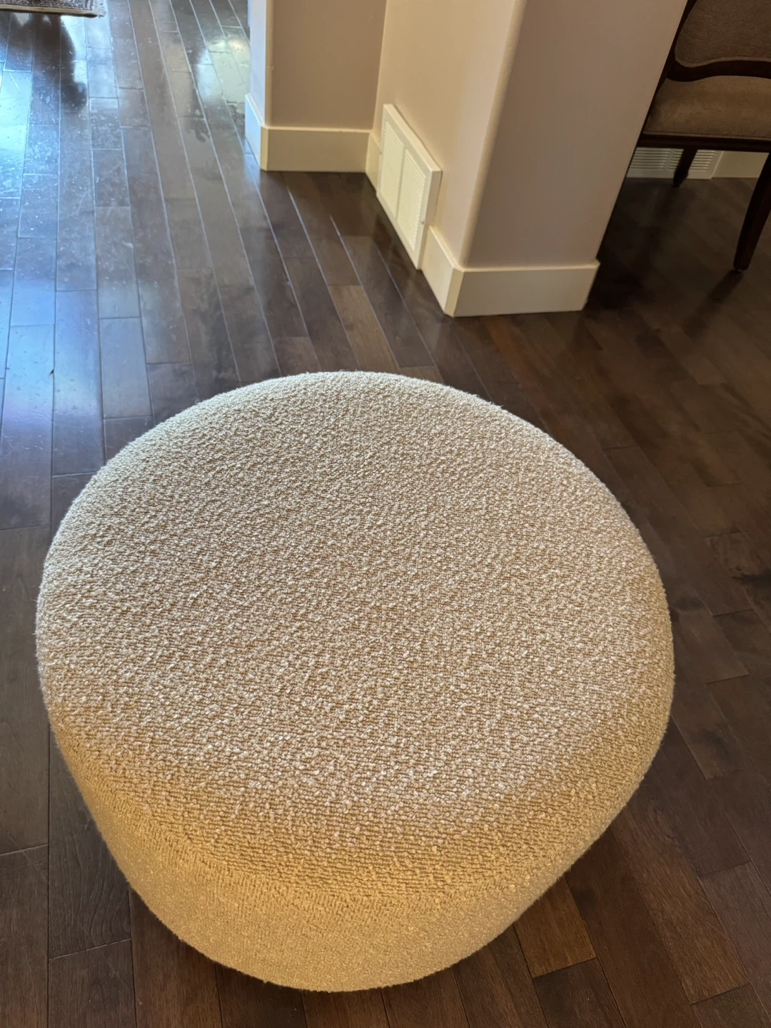Renwil Round Boucle Ottoman