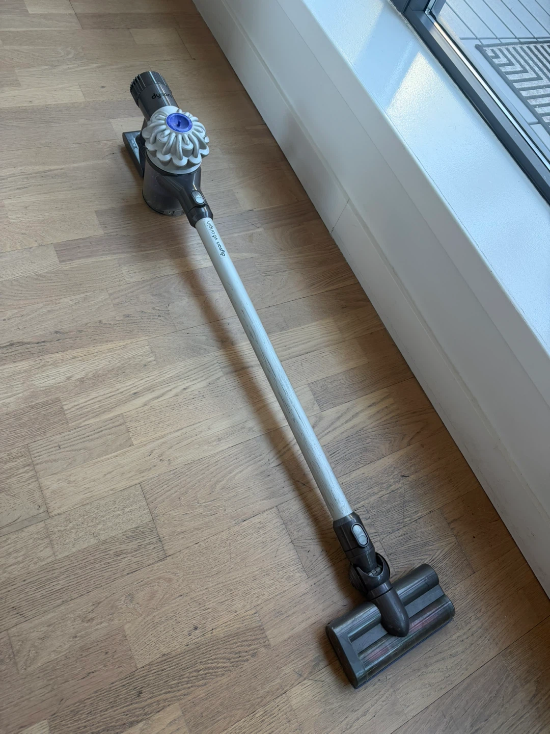 Dyson V6 Origin Cordless Vacuum - photo 2