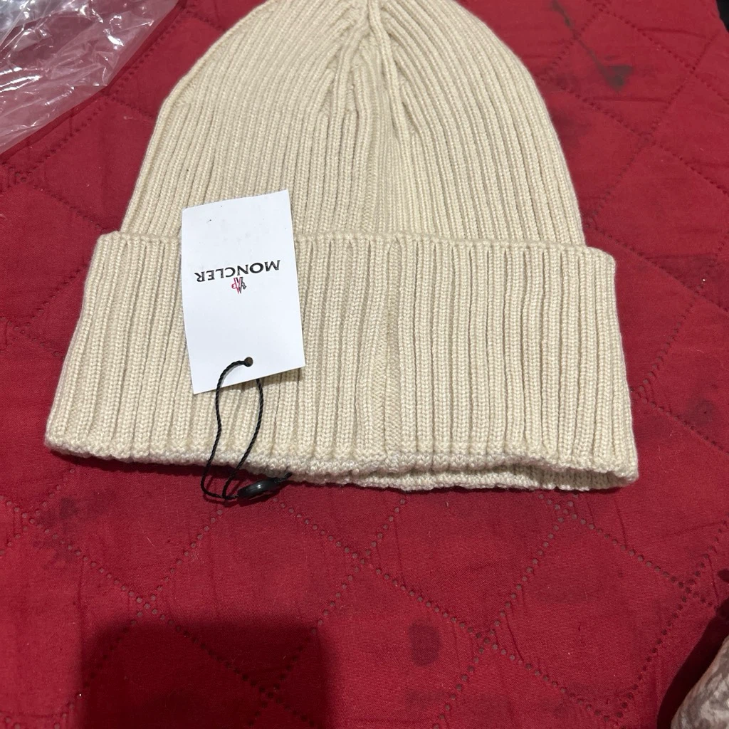 Moncler Beanie Beige