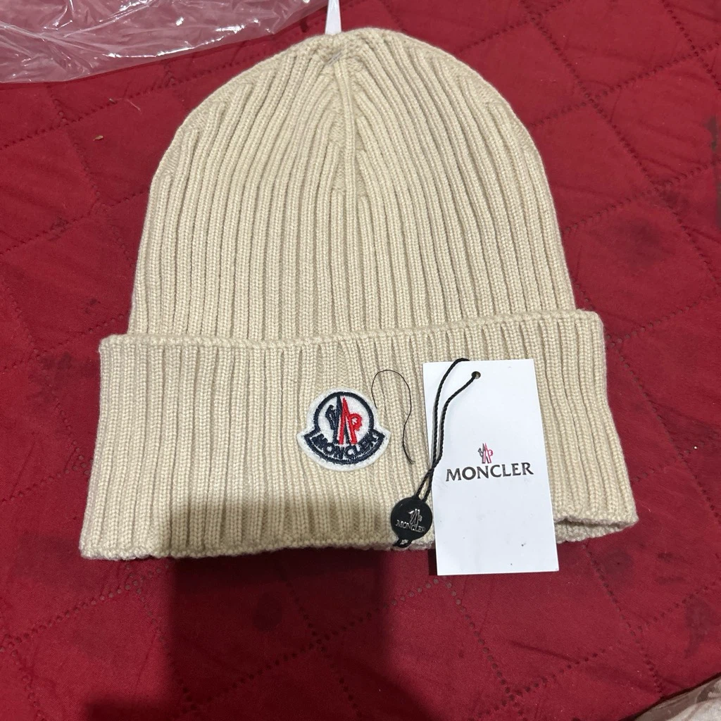 Moncler Beanie Beige - photo 3