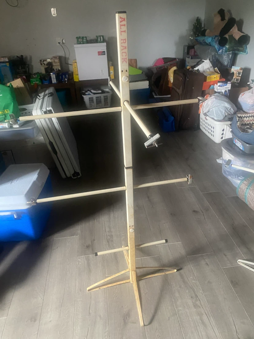 Sports equipment rack
