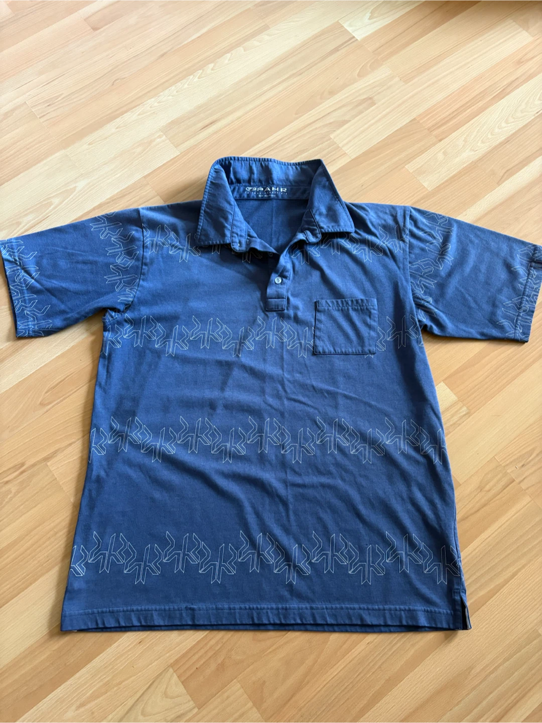 Men’s Short Sleeves Shirt Size Medium