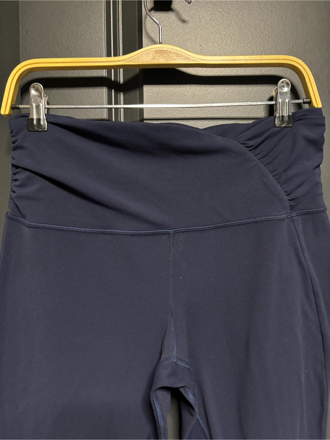 Lululemon Women's Yoga Leggings Size 12 - photo 3
