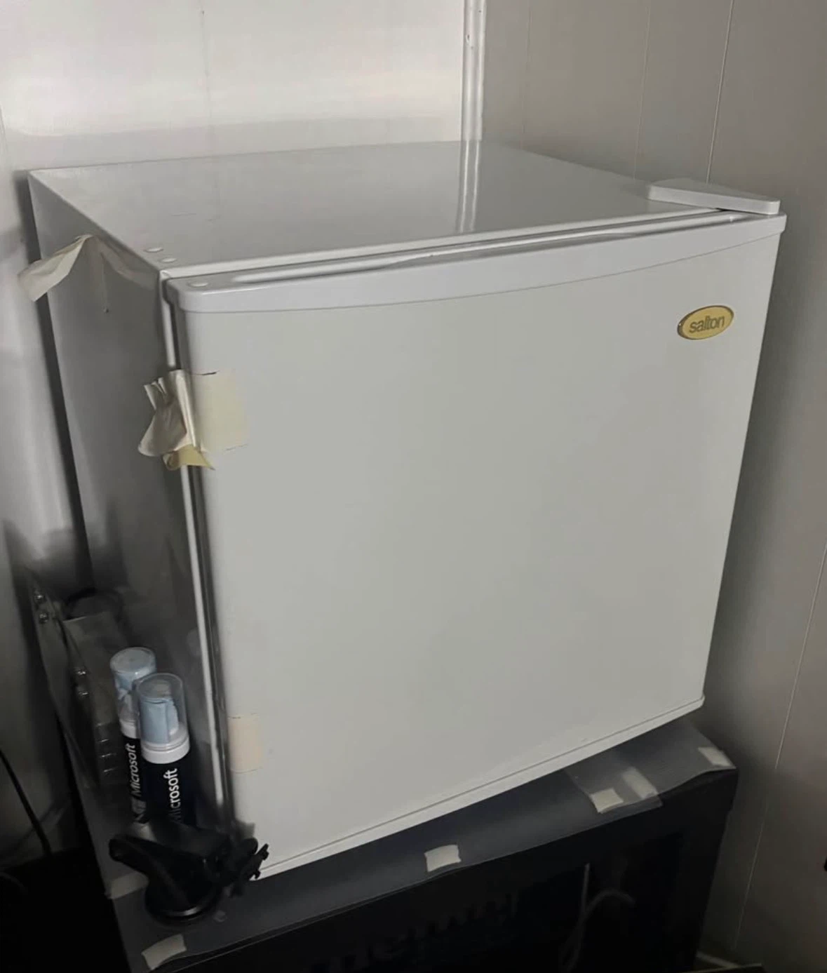 Salton Mini Fridge