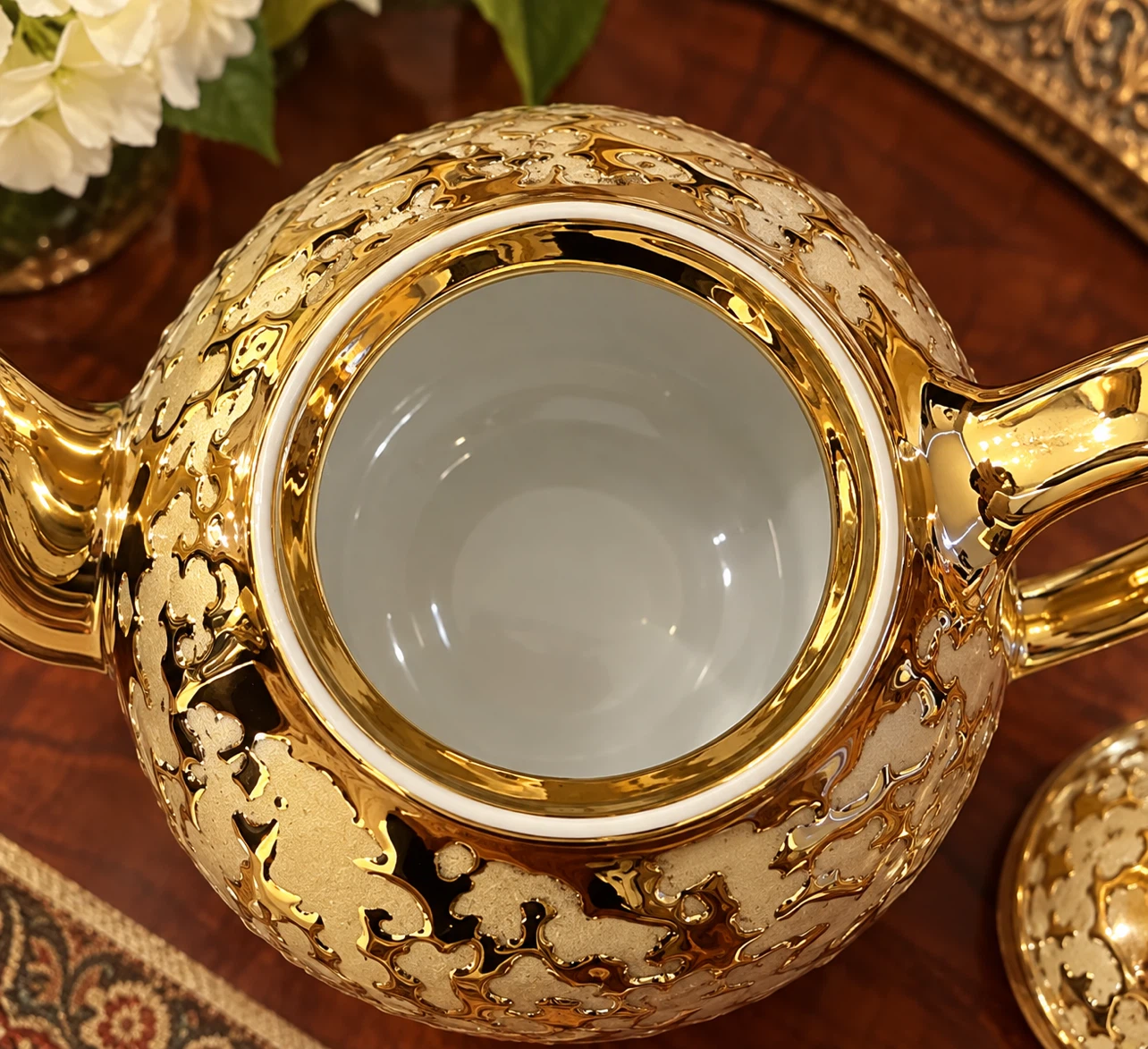 Hall’s Rose Distinguished China 22K Gold Teapot – Leechburg, PA - photo 2