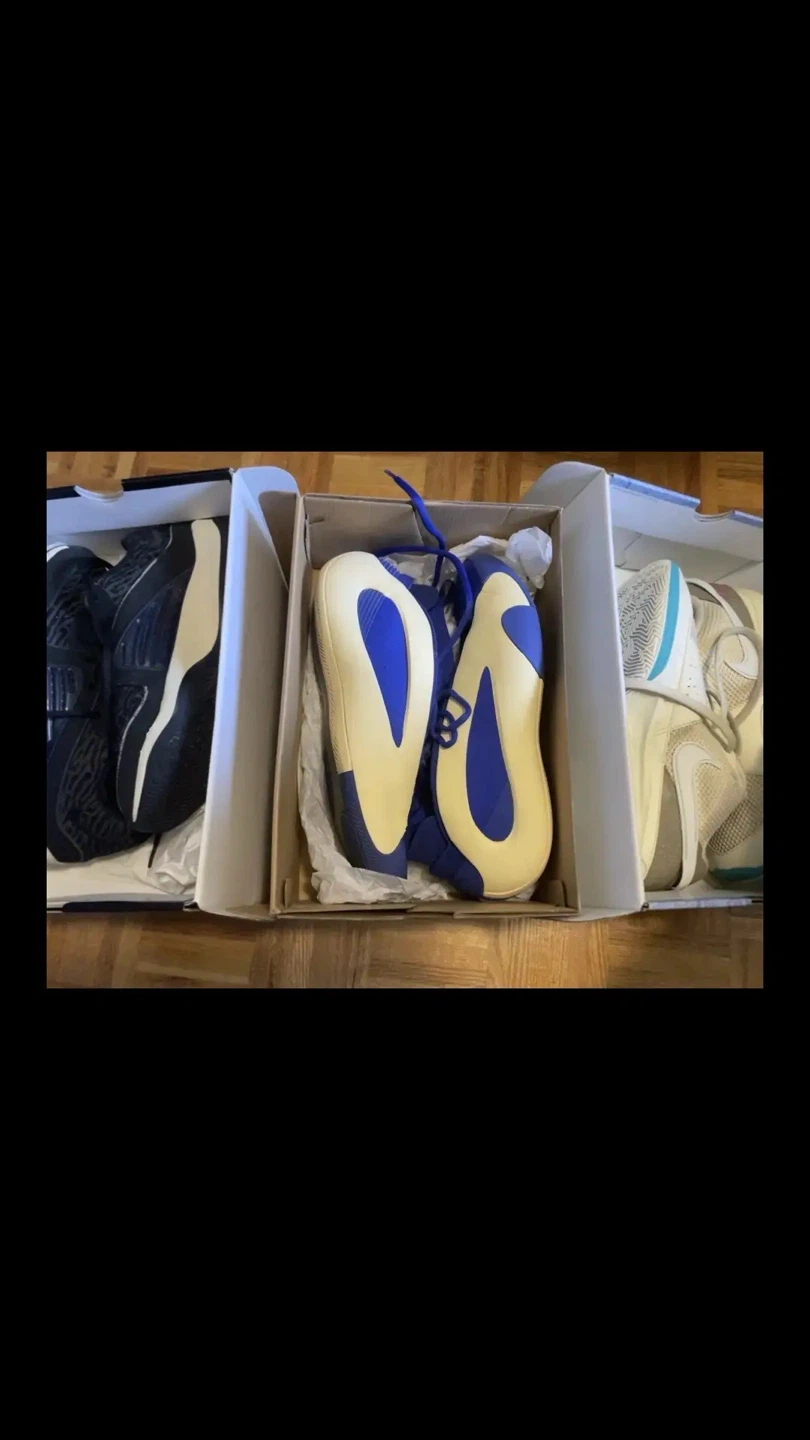 Basketball shoes