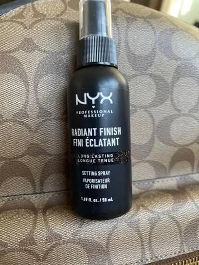Nyx Radiant Finish Setting Spray