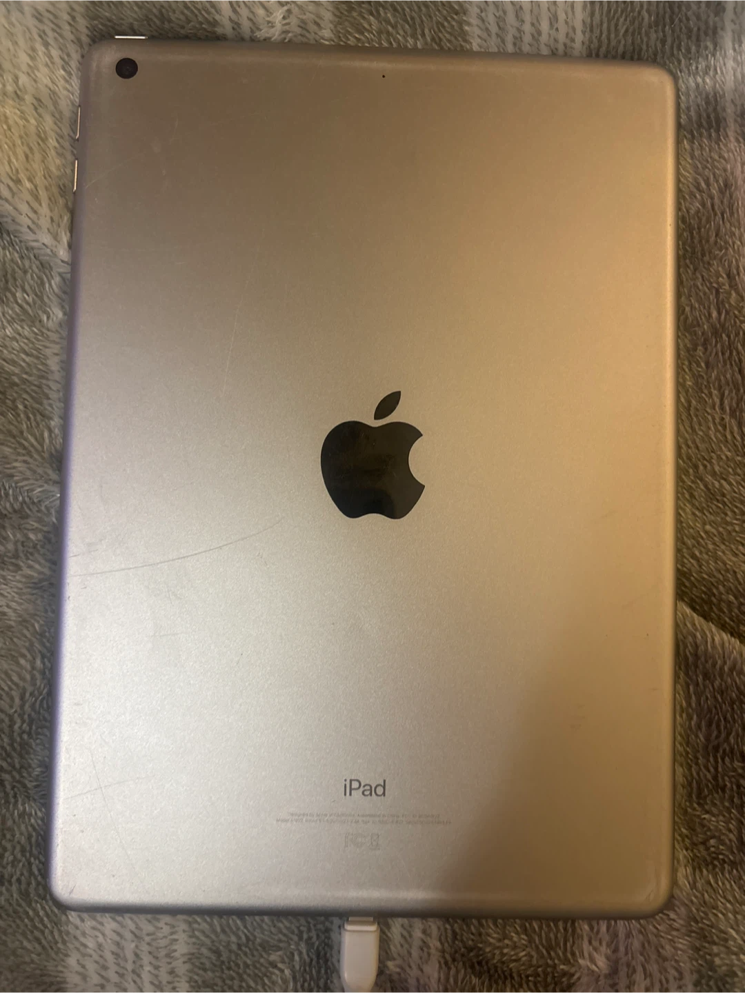 Apple iPad 5th Generation 32GB - photo 2