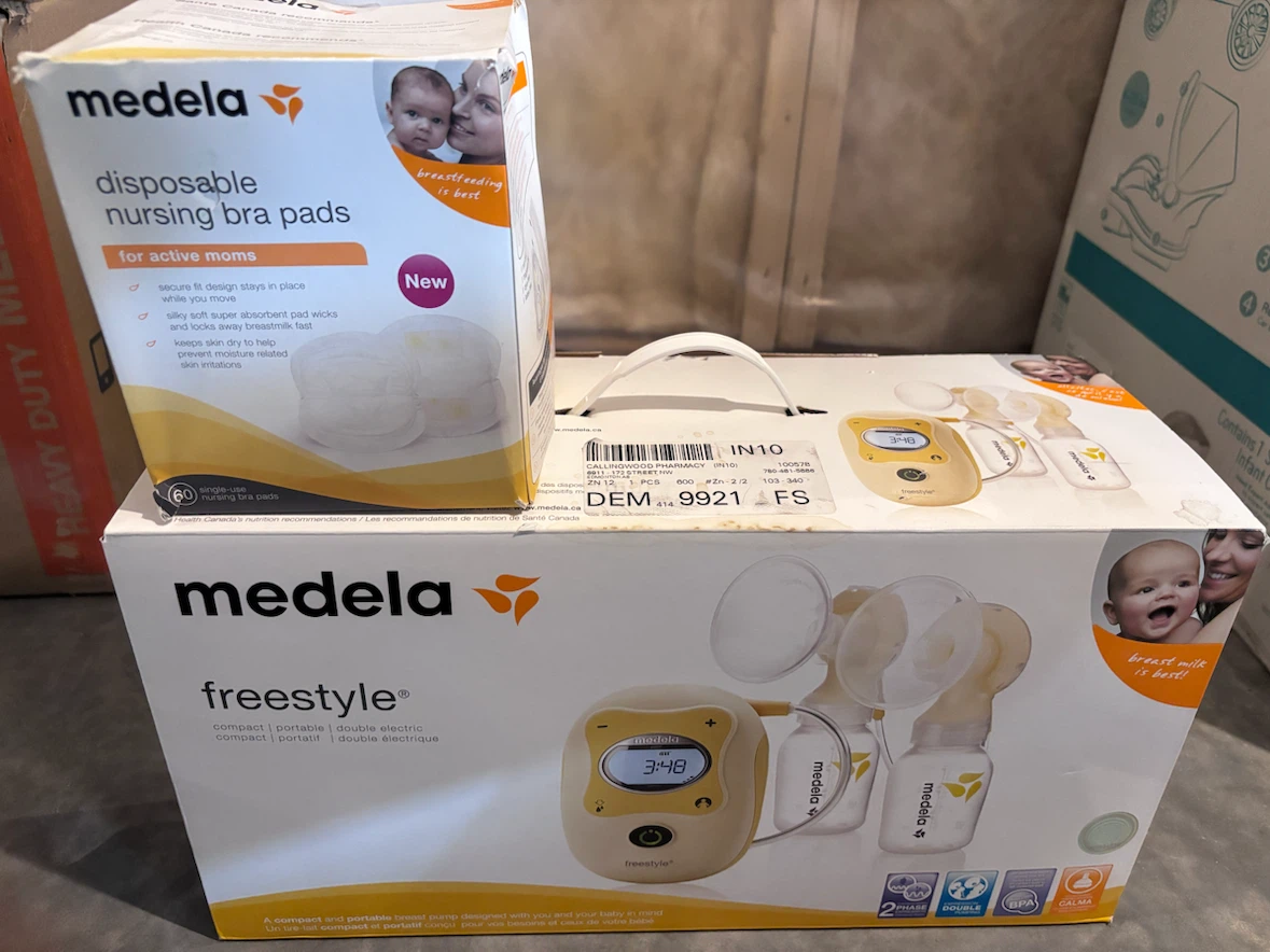 Medela Freestyle Breast Pump and Nursing Pads - photo 2