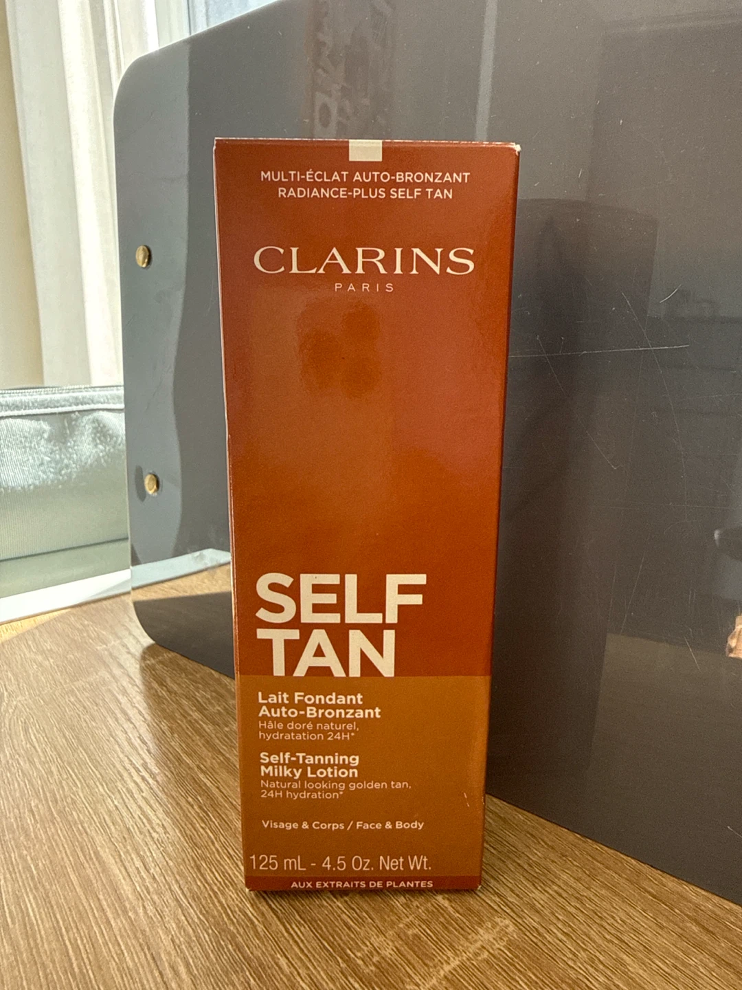 Clarins Self-Tanning Milky Lotion