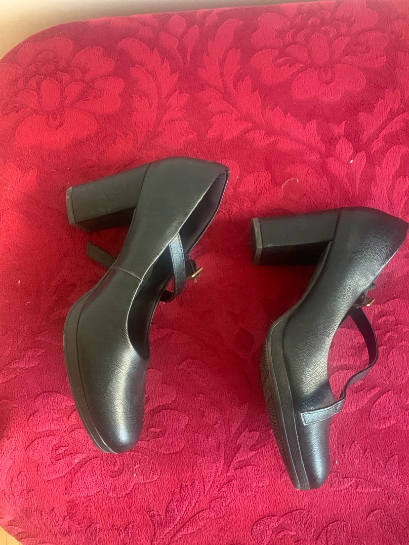Piccadilly Black Heels - photo 2