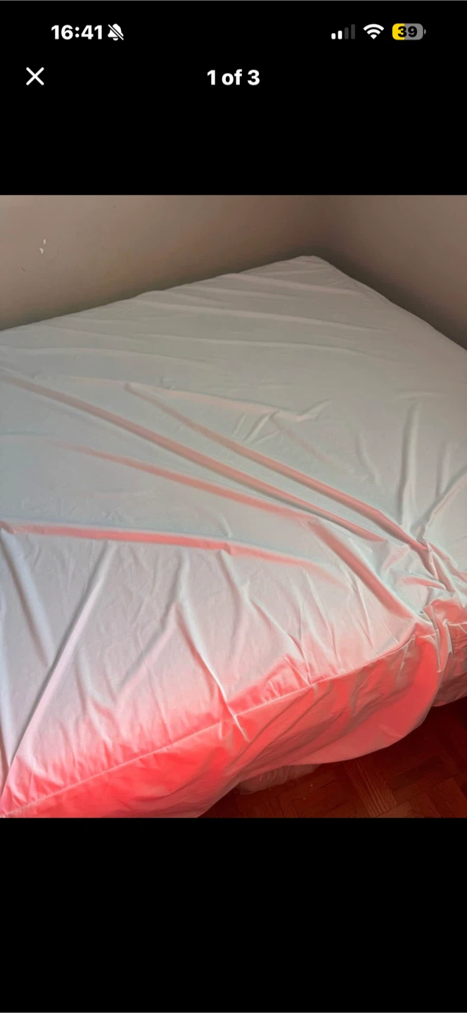 Queen mattress with steel bed frame