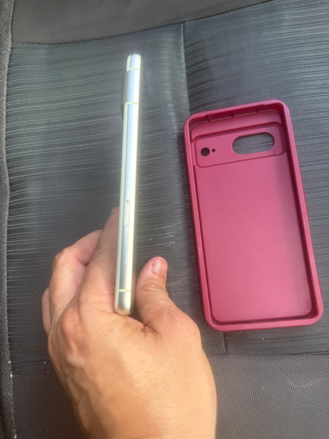 Google Pixel 7 Lemongrass with case & charger - photo 3