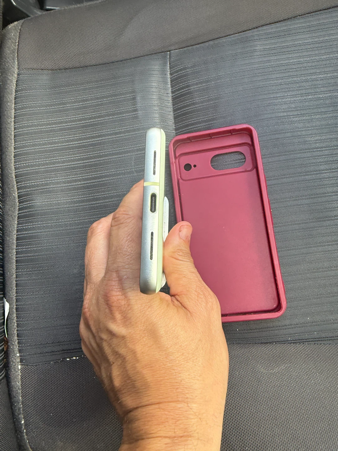 Google Pixel 7 Lemongrass with case & charger - photo 5