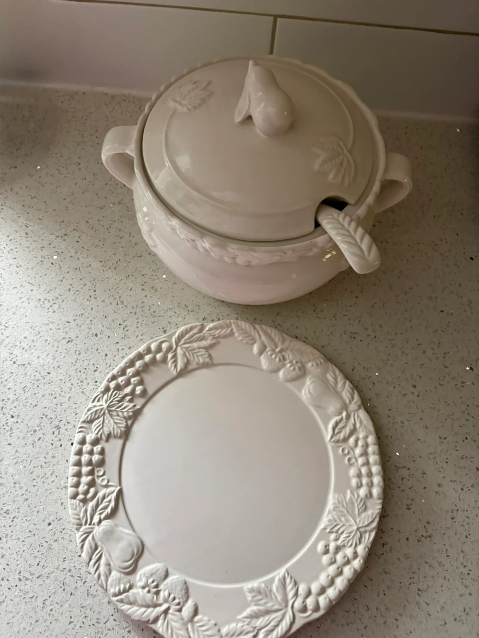 Ceramic Soup Tureen with Matching Plate and Ladle - photo 4