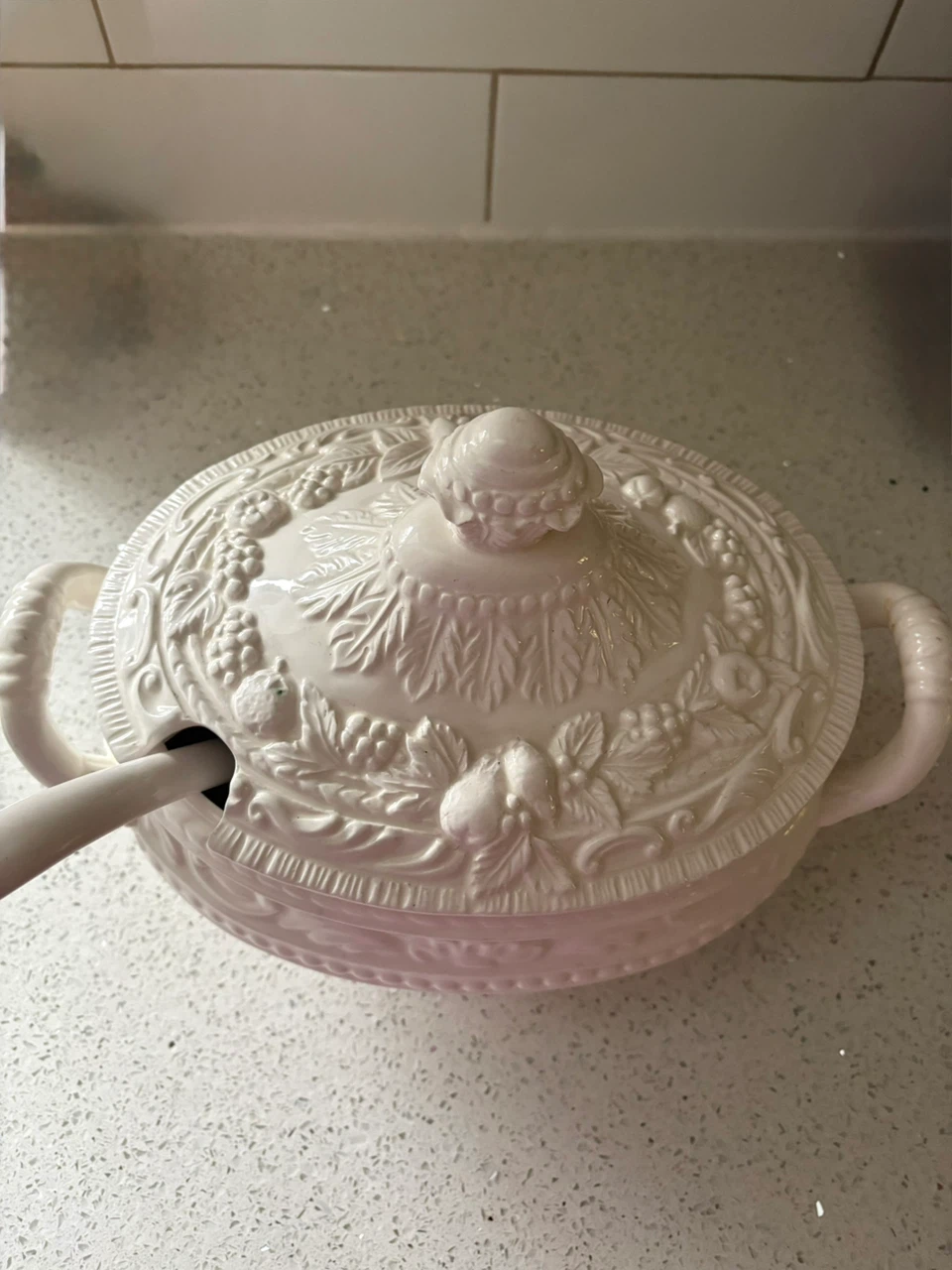 White Ceramic Tureen with Lid and Ladle - photo 2