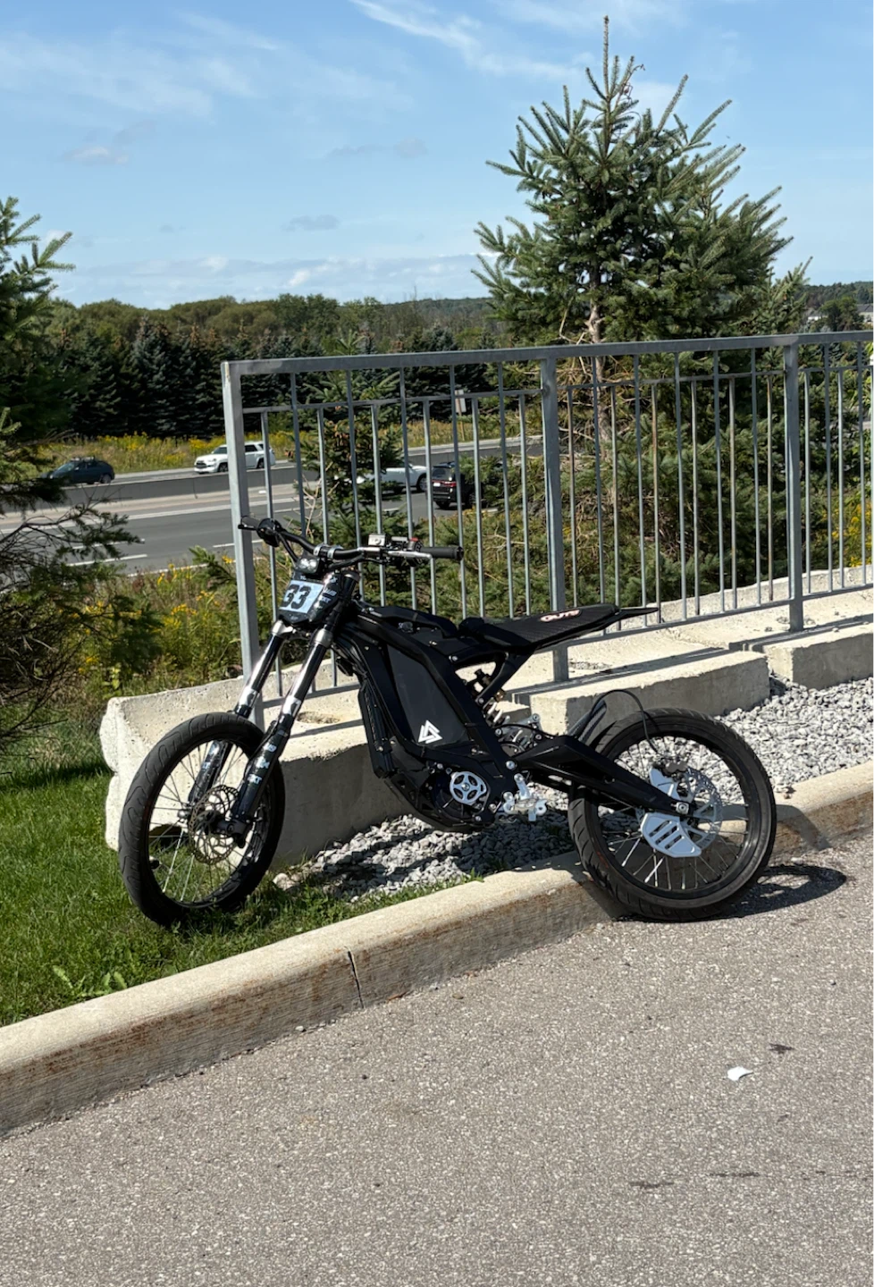 2025 Surron Light Bee X (NO TRADES)