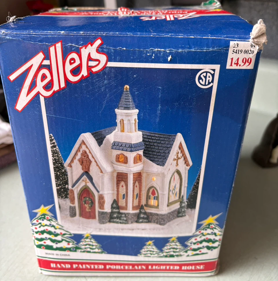 Zellers Hand Painted Porcelain Lighted House - photo 2