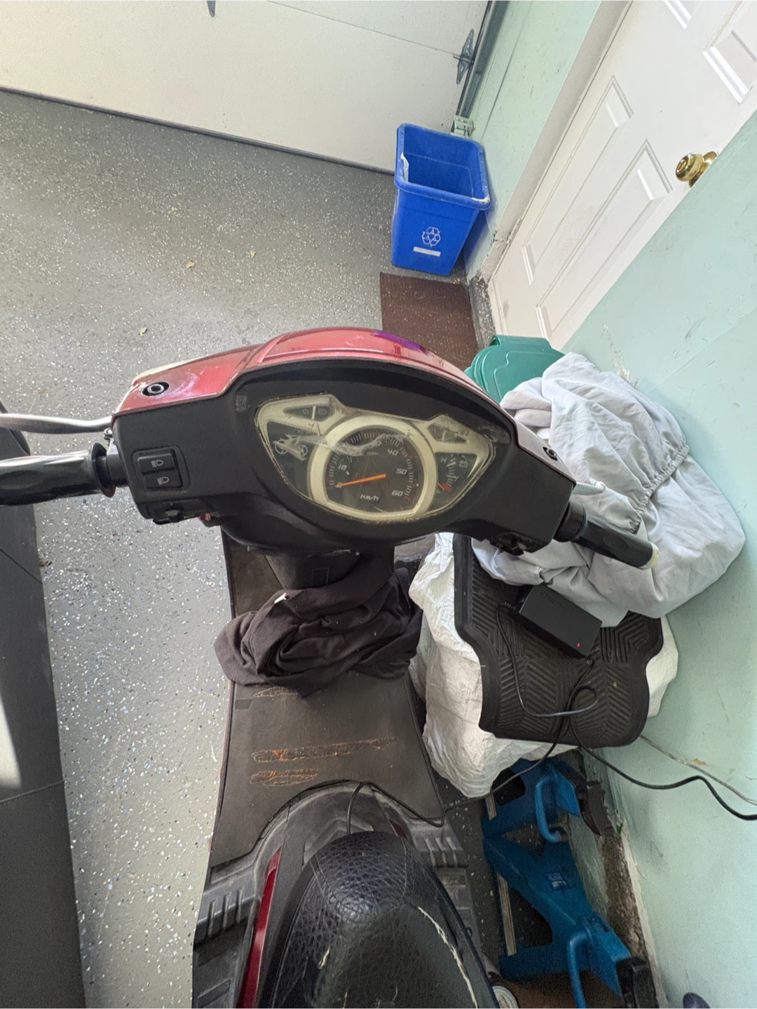 Red moped - photo 4