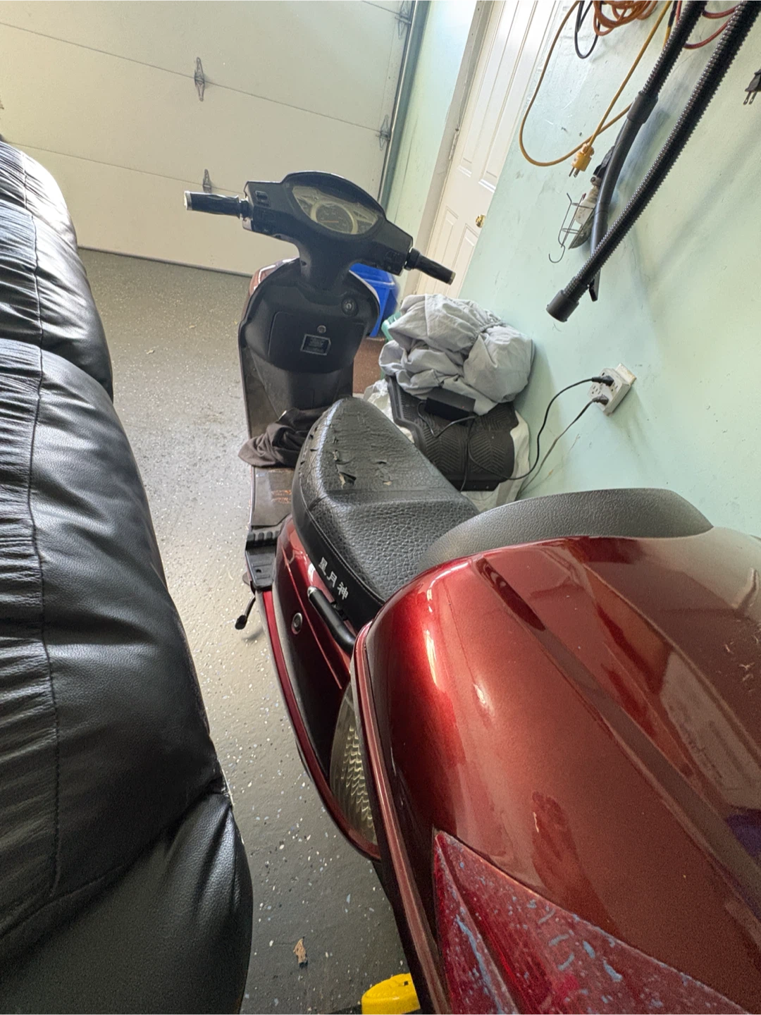Red moped - photo 5