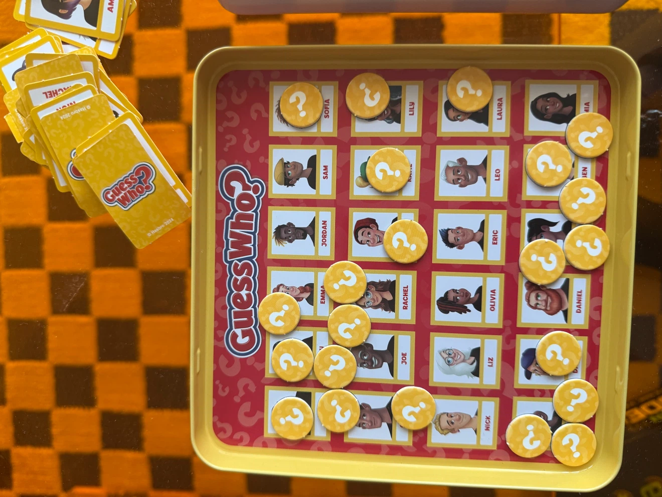 Guess Who? Magnetic Travel Game - photo 4